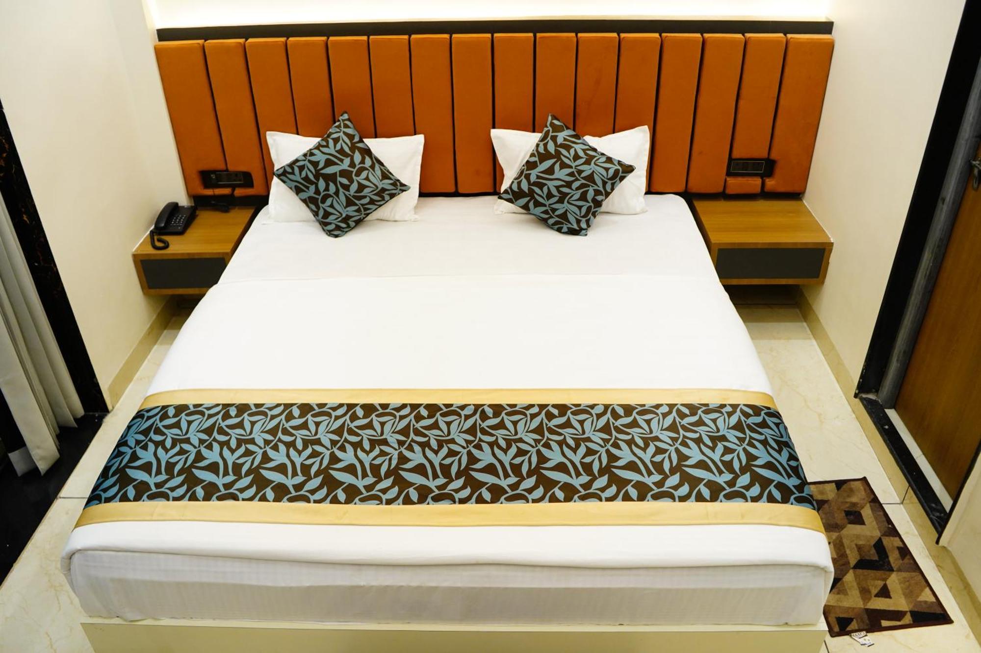 Hotel Shakuntla Palace - 400 Meters Away From Vishnu Pad Temple 7 Mins Walk Gaya Exterior foto